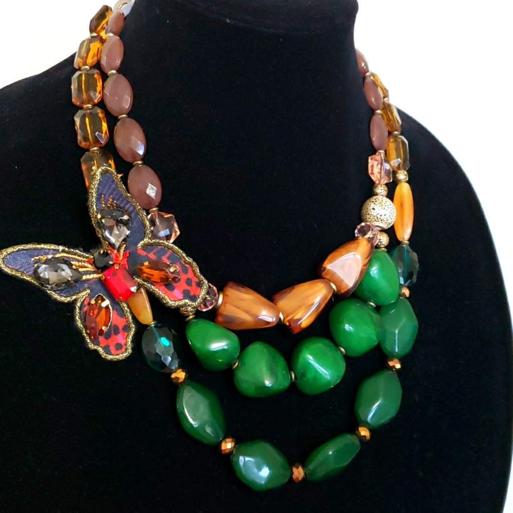 Butterfly brooch multi- layer necklace